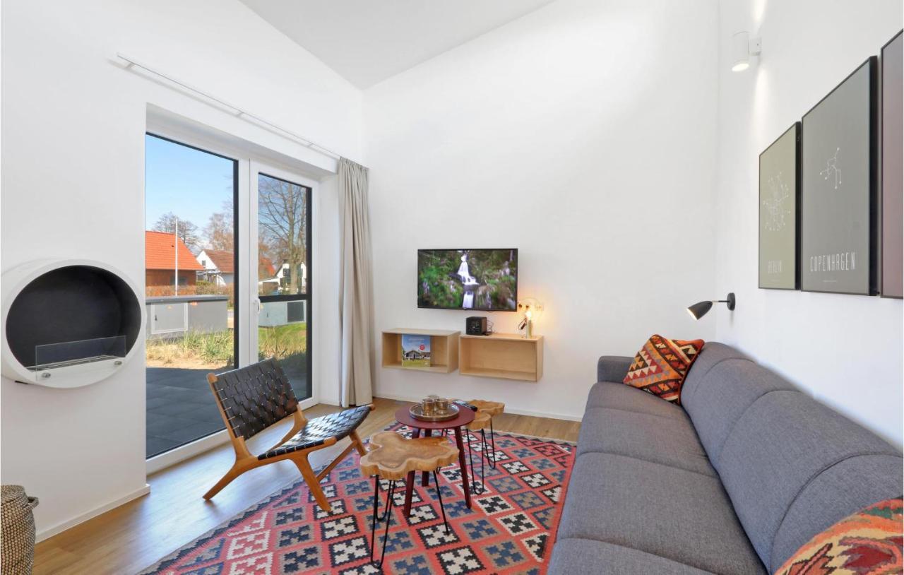 Awesome Home In Lembruch-Duemmer See With Kitchen Exterior photo